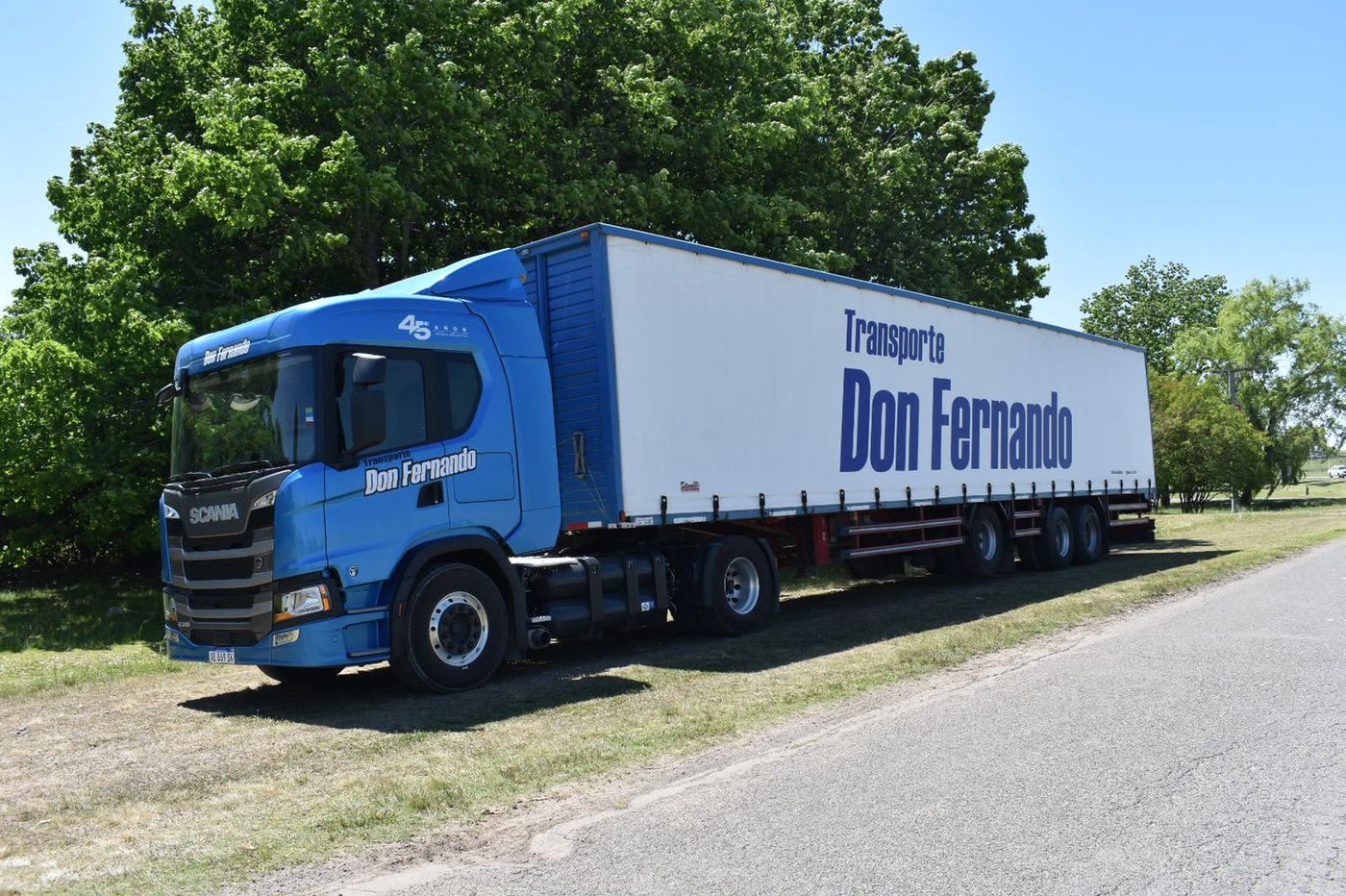 Scania de la flota Don Fernando en ruta